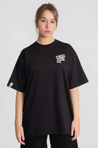 camiseta negra urbana para mujer Never Shut Up