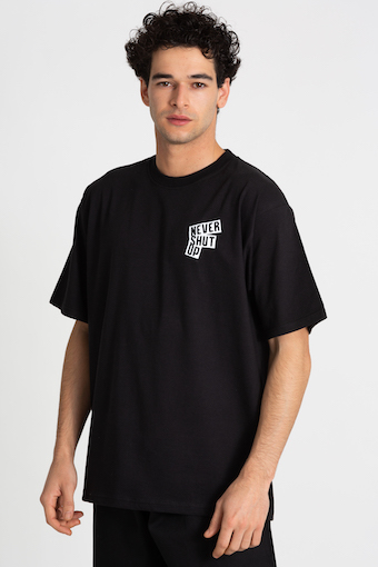 camiseta negra urbana para hombre